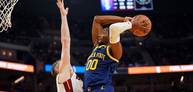 看看这支球, 人家库明加