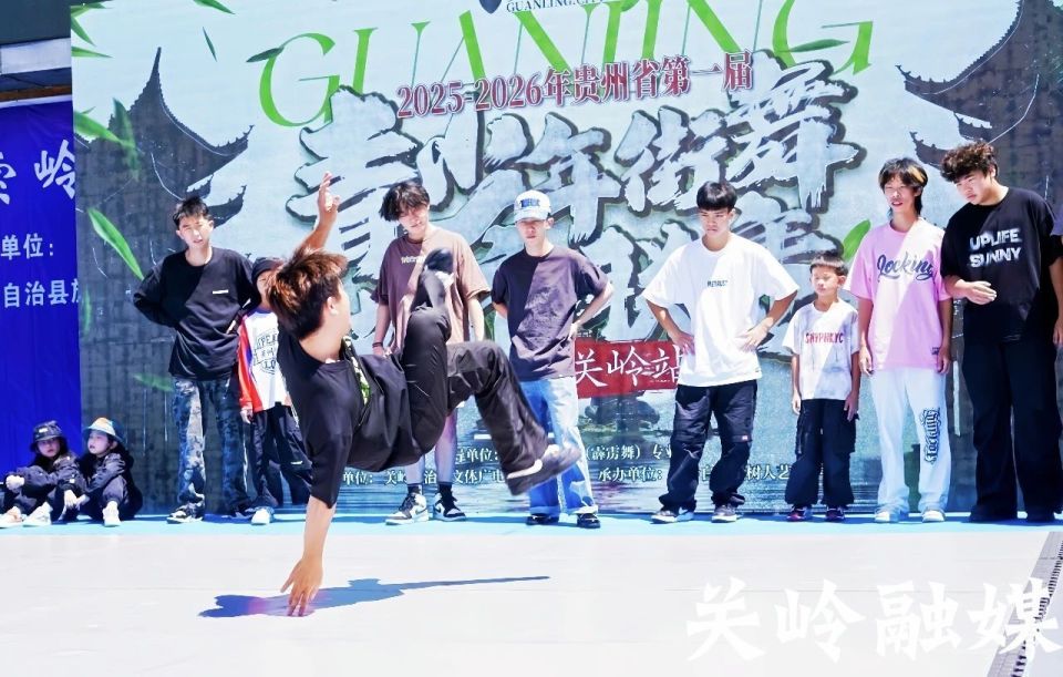 webki, 地的, 大家一起加